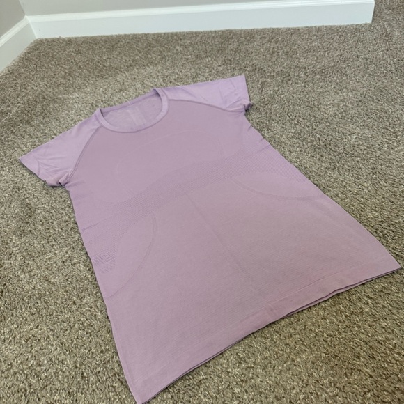 Lululemon 10 Swiftly Tech Tee Shirt Pink Purple - Picture 4 of 8
